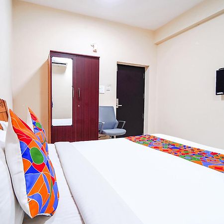 Fabexpress Uv Residency - 700M From Coimbatore International Airport Irugur Dış mekan fotoğraf