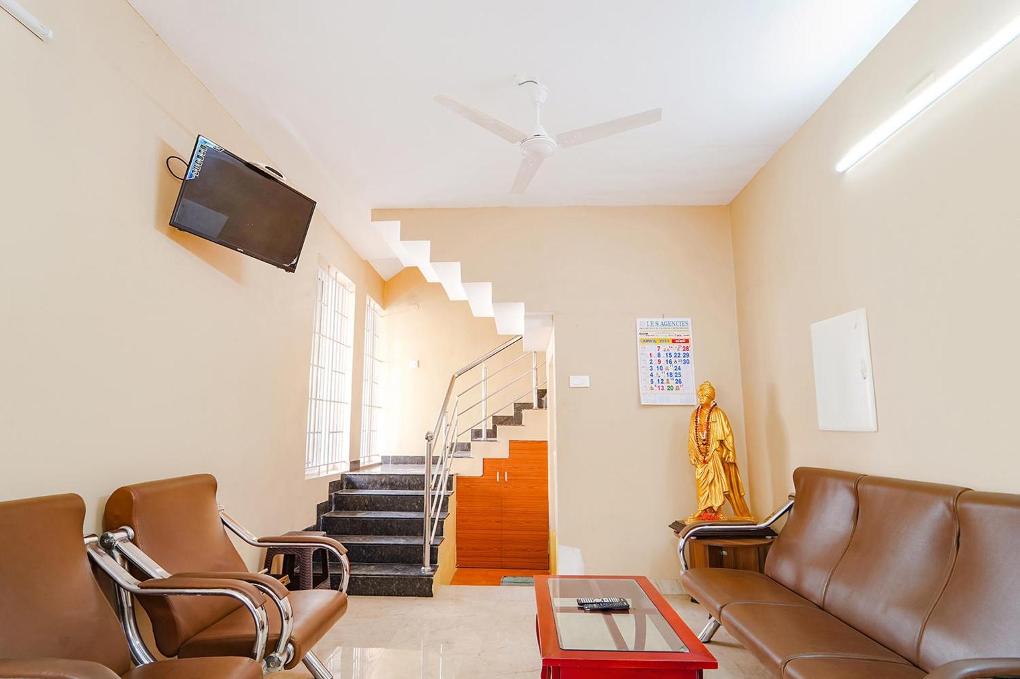 Fabexpress Uv Residency - 700M From Coimbatore International Airport Irugur Dış mekan fotoğraf