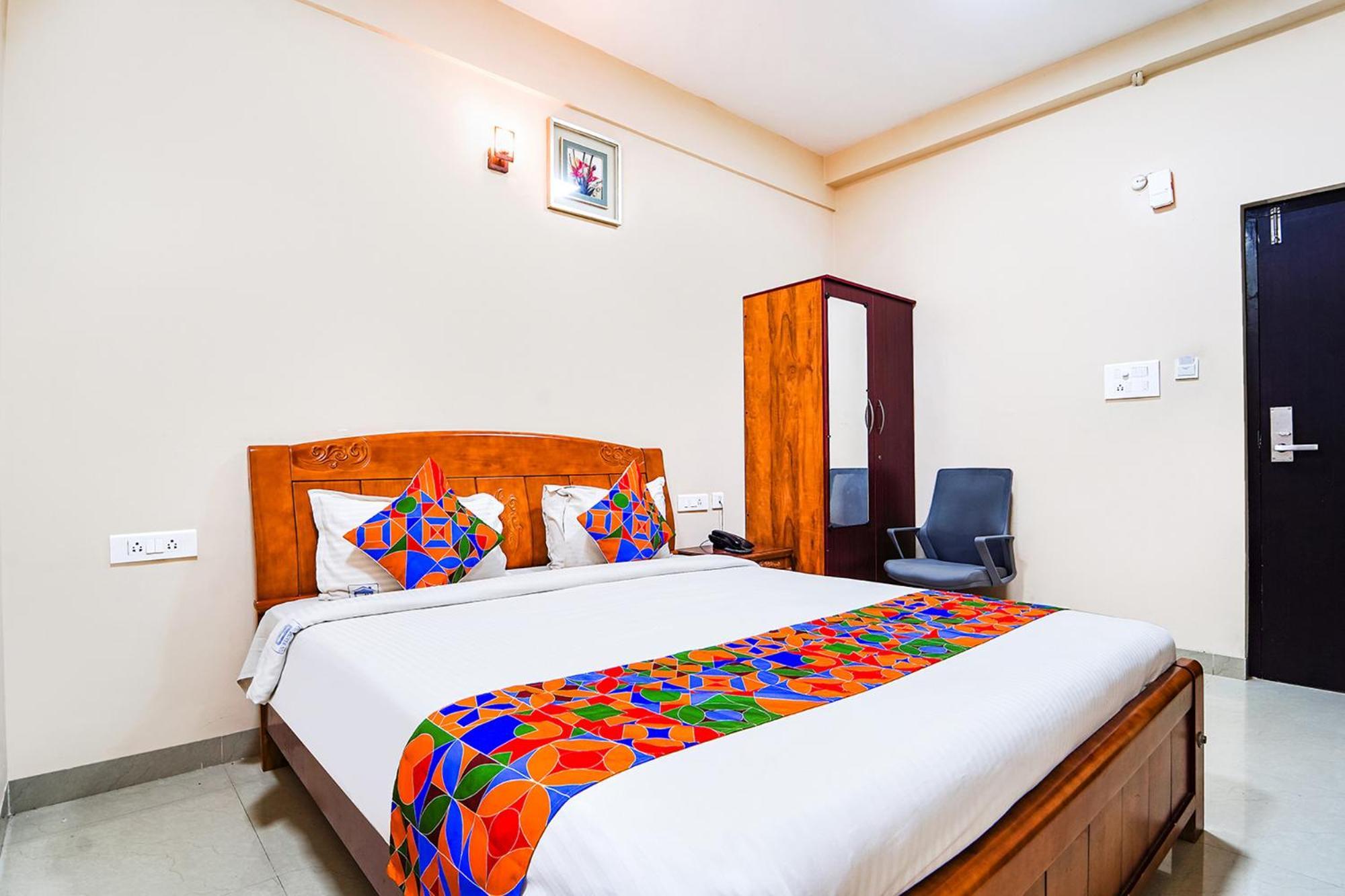 Fabexpress Uv Residency - 700M From Coimbatore International Airport Irugur Dış mekan fotoğraf