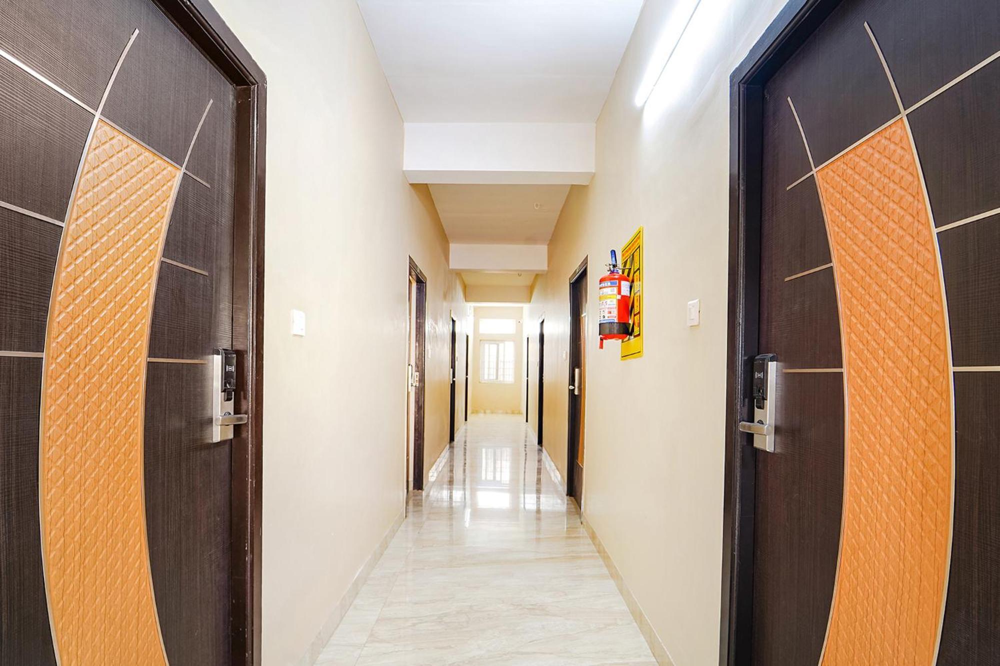 Fabexpress Uv Residency - 700M From Coimbatore International Airport Irugur Dış mekan fotoğraf