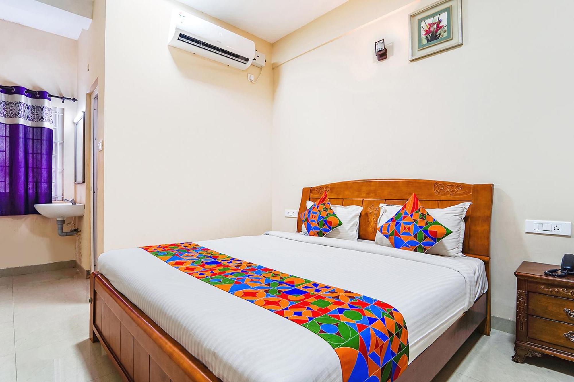 Fabexpress Uv Residency - 700M From Coimbatore International Airport Irugur Dış mekan fotoğraf